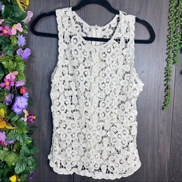 !🌼3/$30🌼Sleeveless Lace Zip Up Back Blouse Size Small - Picture 4 of 14